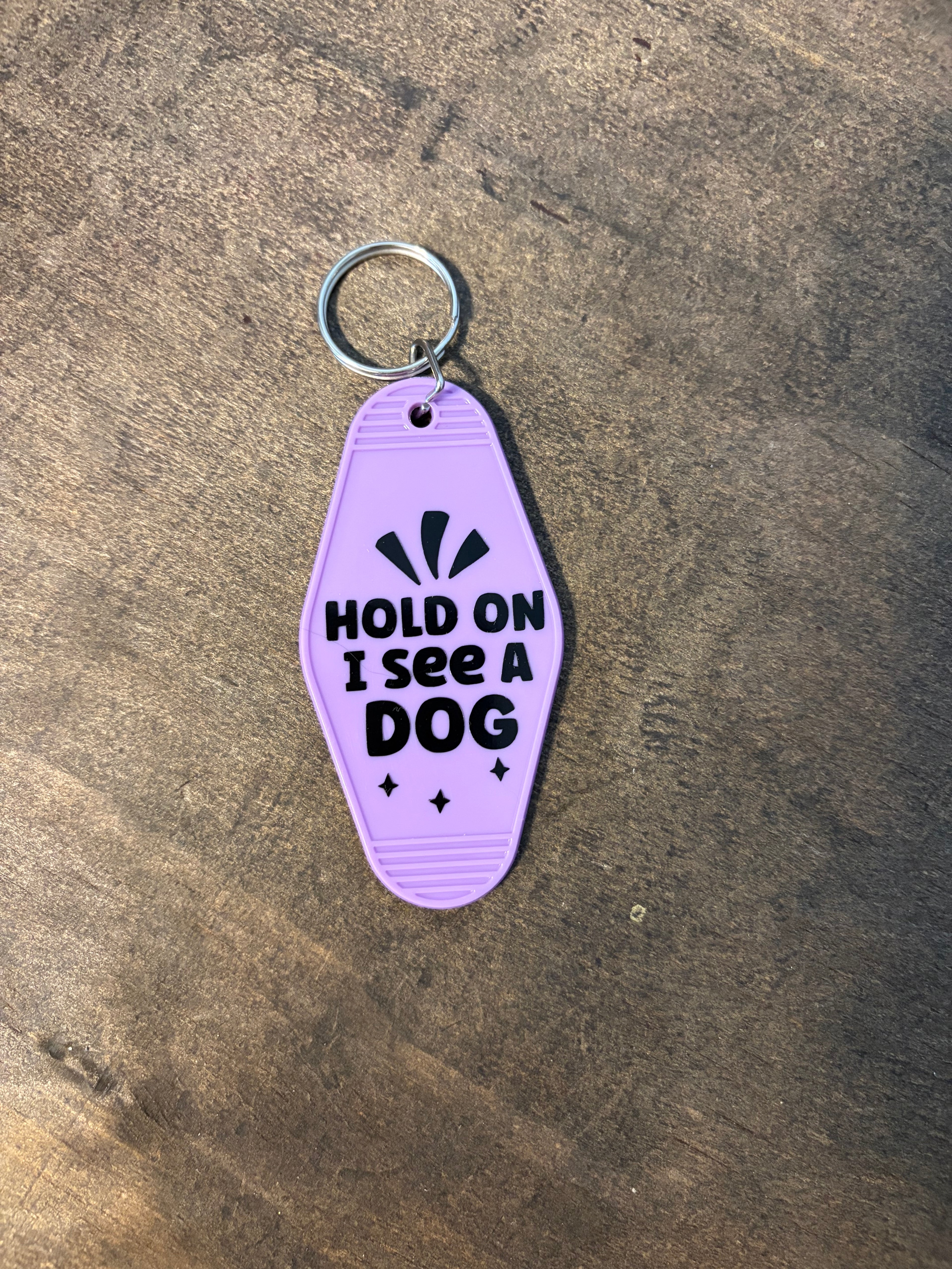I See A Dog Motel Keychain