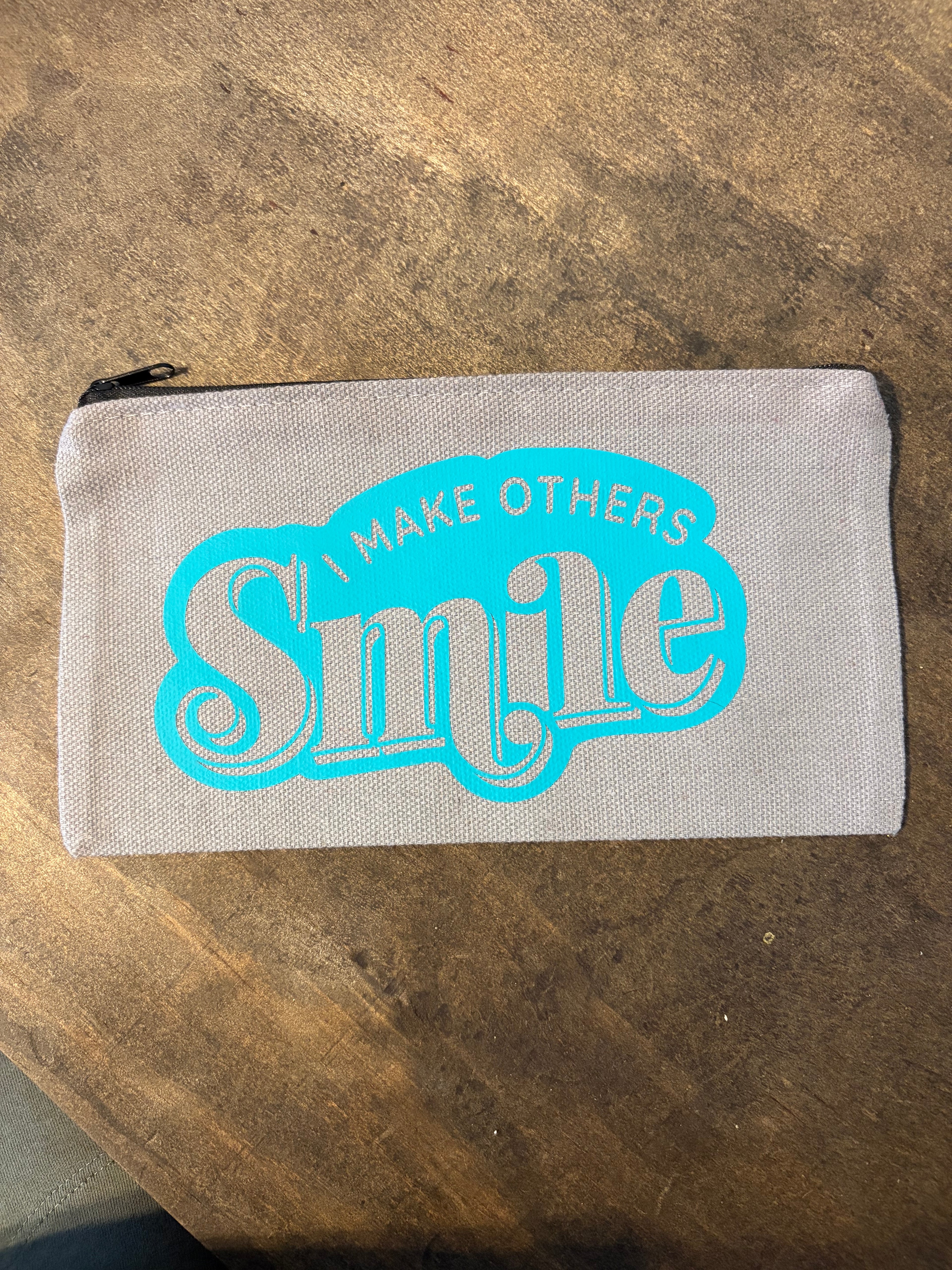 Smile Pouch